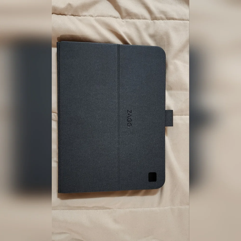 Black Tablet Keyboard Case (6th Generation iPad)